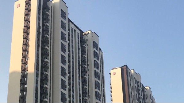 外墻真石漆膩子的施工標準是什么？