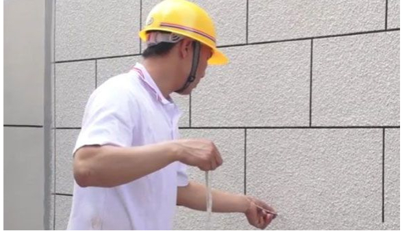 外墻真石漆膩子和普通外墻膩子主要的區(qū)別在哪里？